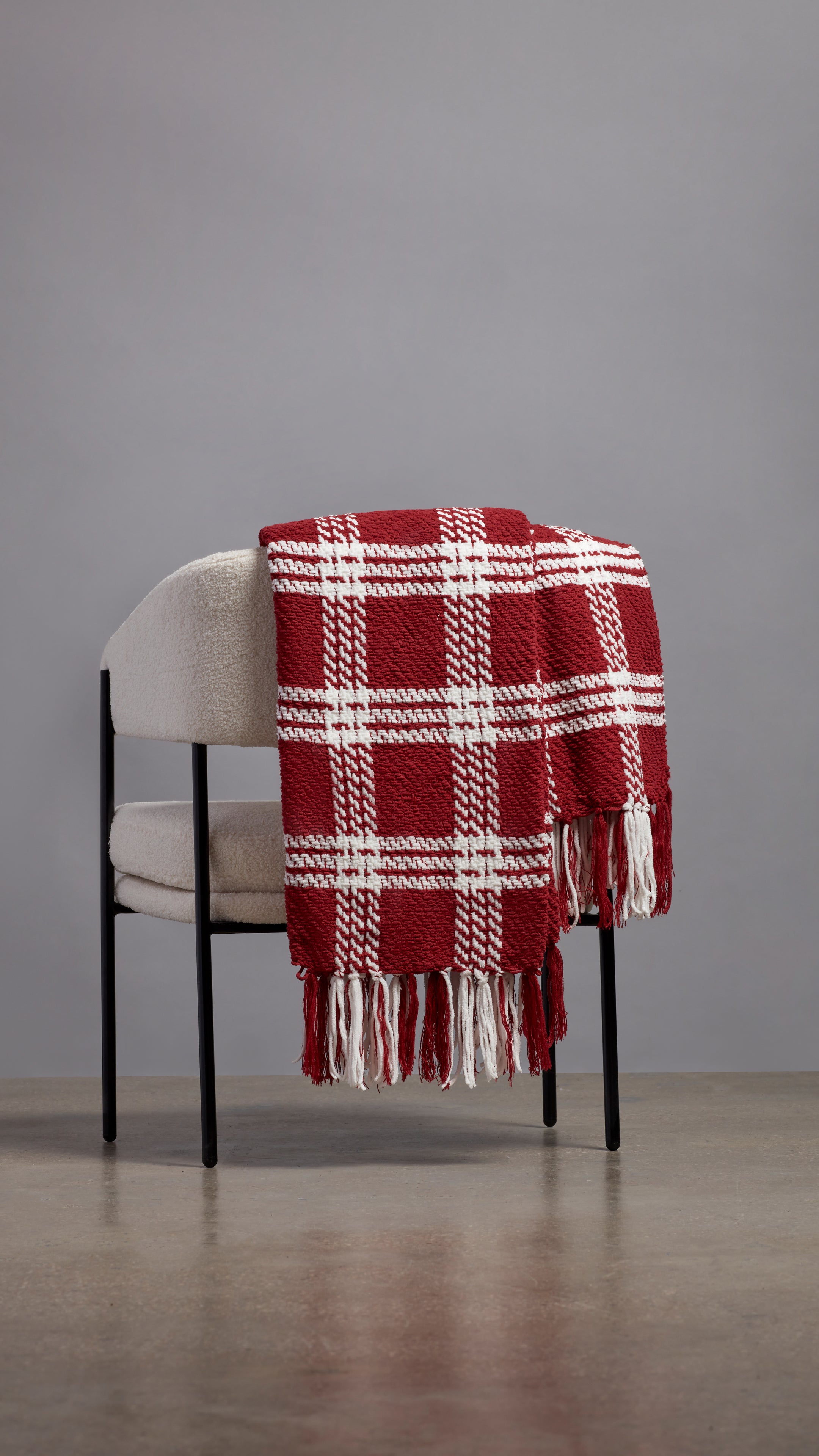PLAID WOVEN THROW – Ellen Tracy - Main Image